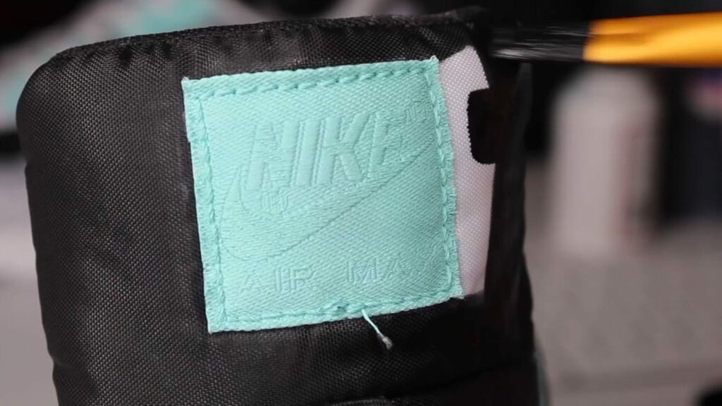 Knitted Air Max 90 Tutorial